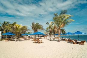 Ap Praiano pe na areia com vista para o mar e piscina